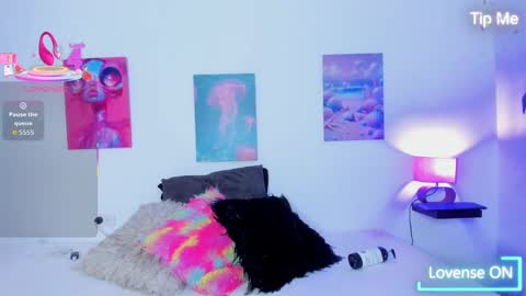 mai  online show from 10.04.25