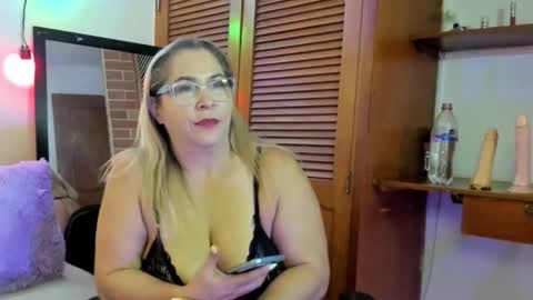 maja_hills online show from 11.12.25