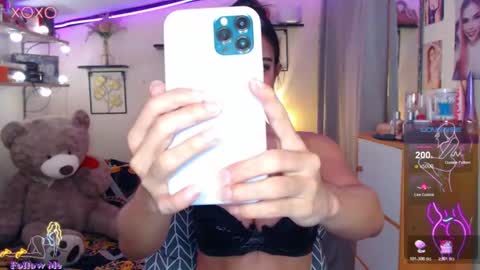 Snapshot of majestic_bella chatting on 06.15.26 Bella online show from 06.15.26