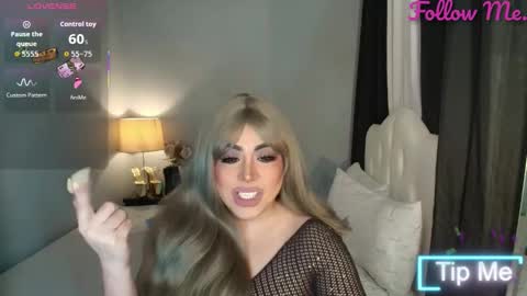 Snapshot of majestydannaxx chatting on 11.30.25 majestydannaxx online show from 11.30.25