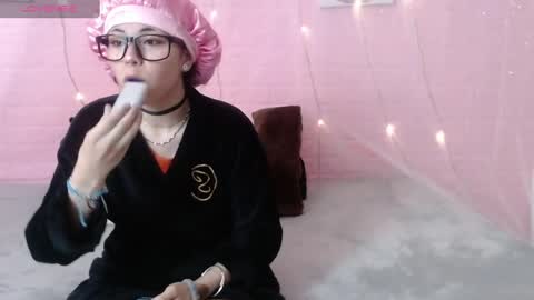 Snapshot of majomei chatting on 05.27.26 Mei online show from 05.27.26