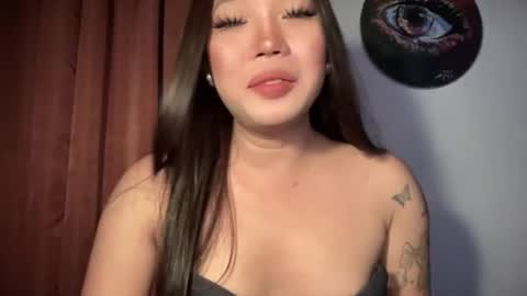 Snapshot of makemesquirt_xxx chatting on 05.15.26 KEANA online show from 05.15.26