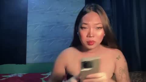 Snapshot of makemesquirt_xxx chatting on 05.19.26 KEANA online show from 05.19.26