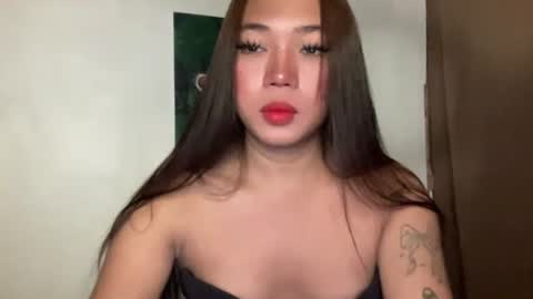 Snapshot of makemesquirt_xxx chatting on 05.25.26 KEANA online show from 05.25.26