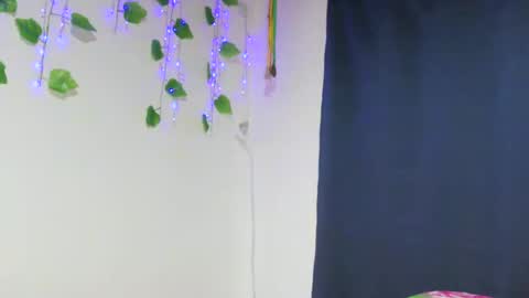 Makenzy darly online show from 01.04.25