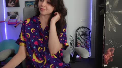 MakiyahBelle online show from 12.17.24