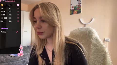 maksisisia online show from 10.23.25