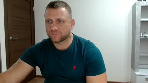 Snapshot of malchyshka chatting on 10.28.25 malchyshka online show from 10.28.25