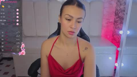 Snapshot of maleja_v_ chatting on 11.25.25 Hi Stream 800am to 200pm online show from 11.25.25