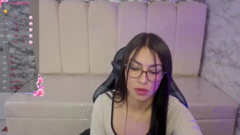 Snapshot of maleja_v_ chatting on 11.29.25 Hi Stream 800am to 200pm online show from 11.29.25