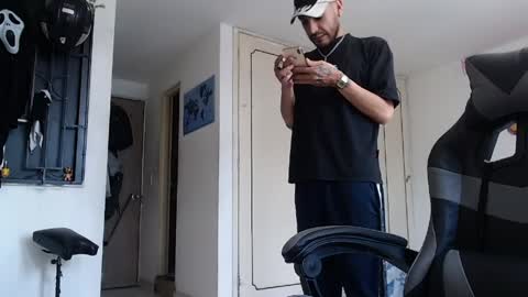 Snapshot of malek_xarx chatting on 04.01.26 malek_xarx online show from 04.01.26