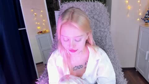 Snapshot of malenaernman chatting on 12.28.24 Malena online show from 12.28.24