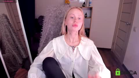 Snapshot of malenaernman chatting on 01.16.25 Malena online show from 01.16.25