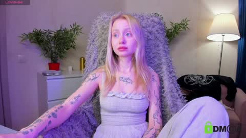 Snapshot of malenaernman chatting on 01.25.25 Malena online show from 01.25.25