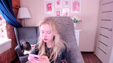 Snapshot of malenaernman chatting on 02.20.25 Malena online show from 02.20.25