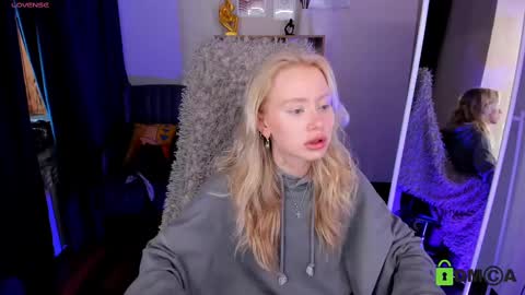 Snapshot of malenaernman chatting on 03.05.25 Malena online show from 03.05.25