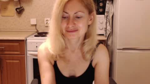 Snapshot of malenamila chatting on 06.26.26 Malena online show from 06.26.26
