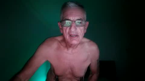 Snapshot of malkie55 chatting on 10.18.25 malkie55 online show from 10.18.25