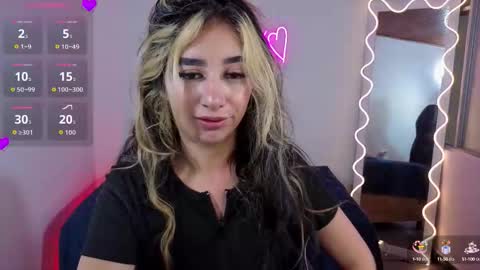 Snapshot of malory_tay chatting on 10.11.25 Malory online show from 10.11.25