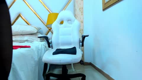 MalorySweet  online show from 02.03.25