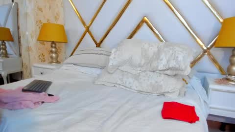 MalorySweet  online show from 02.04.25