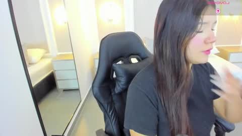 Snapshot of malu_03x chatting on 10.01.25 M A L U online show from 10.01.25