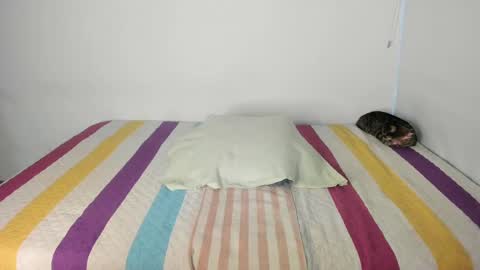 Snapshot of malucam_06 chatting on 09.22.25 instagram nueela online show from 09.22.25