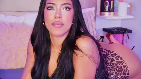 Snapshot of mami_natacha19x chatting on 12.18.25 nati online show from 12.18.25