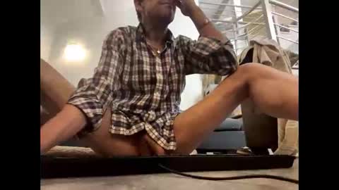Snapshot of man38110 chatting on 05.26.26 man38110 online show from 05.26.26