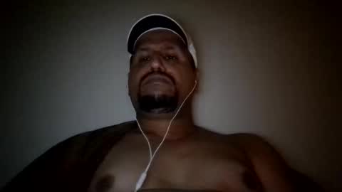 Snapshot of man_new chatting on 01.05.25 Man new online show from 01.05.25