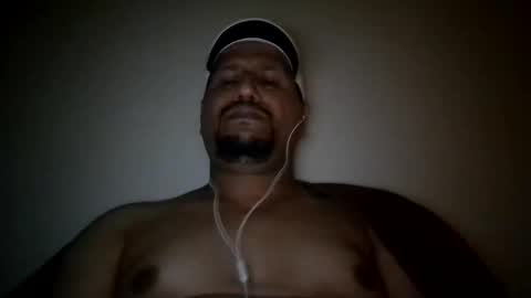 Snapshot of man_new chatting on 02.14.25 Man new online show from 02.14.25