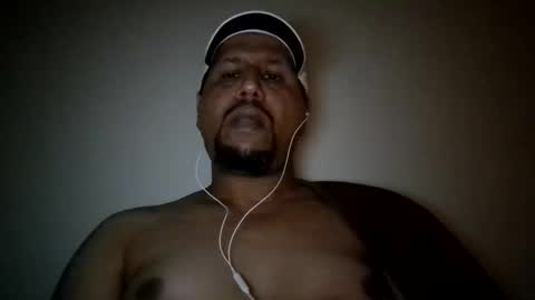 Snapshot of man_new chatting on 02.28.25 Man new online show from 02.28.25