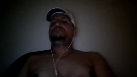 Snapshot of man_new chatting on 03.08.25 Man new online show from 03.08.25