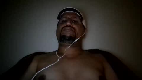 Snapshot of man_new chatting on 10.12.25 Man new online show from 10.12.25