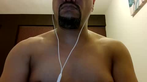 Snapshot of man_new chatting on 12.19.25 Man new online show from 12.19.25