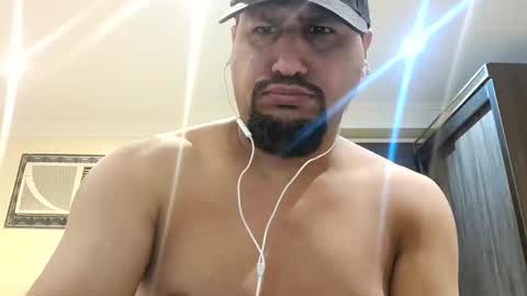 Snapshot of man_new chatting on 05.31.26 Man new online show from 05.31.26