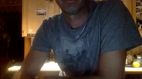 Snapshot of mandalay3 chatting on 10.25.25 mandalay3 online show from 10.25.25