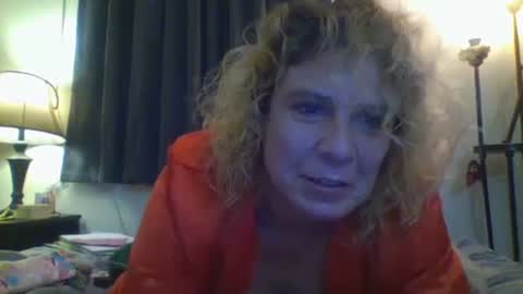 Snapshot of mandilube39 chatting on 10.06.25 mindy22 online show from 10.06.25