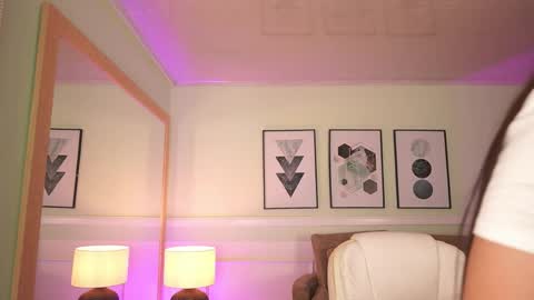 Mandy Collins online show from 04.04.26