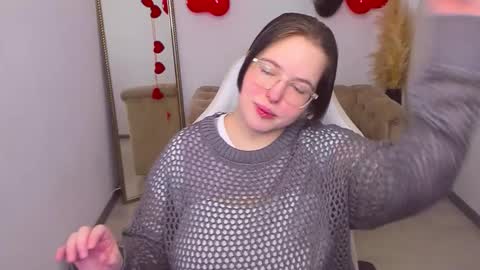 Snapshot of manic_pixie_ chatting on 02.11.26 manic_pixie_ online show from 02.11.26