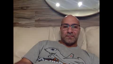 Snapshot of manny77977 chatting on 12.05.24 david 77977 online show from 12.05.24