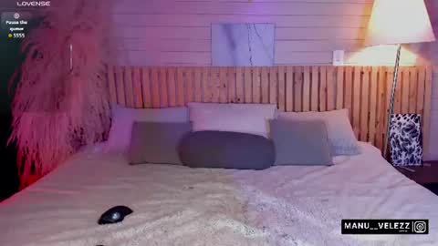 Snapshot of manu_nyx chatting on 07.28.26 manu velezz Help me to get to 100 thumbs ups Tip 25tks Rate me online show from 07.28.26