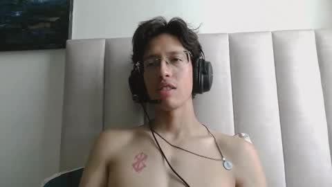 Snapshot of manu_vera8 chatting on 04.12.26 Manuel online show from 04.12.26
