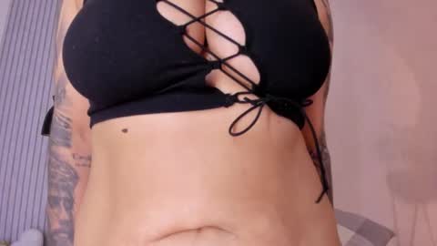 manuela_montes_ online show from 03.30.26