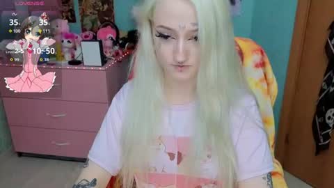 Snapshot of manuela_unicorn chatting on 06.24.26 Manuela online show from 06.24.26