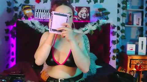 Snapshot of mapu_delyth chatting on 03.11.25 Maria Paula online show from 03.11.25