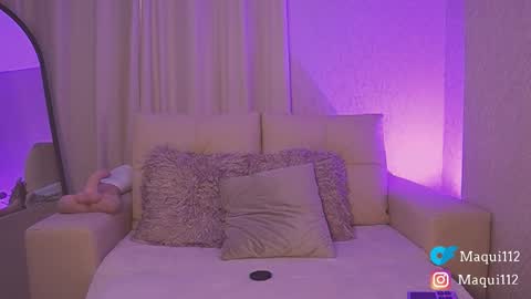 Snapshot of maquiii chatting on 11.27.25 Maquii online show from 11.27.25