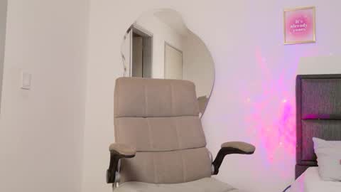     online show from 03.10.25