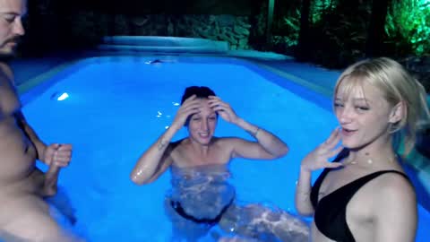 Snapshot of mara_david chatting on 12.18.24 coshitaxxx online show from 12.18.24