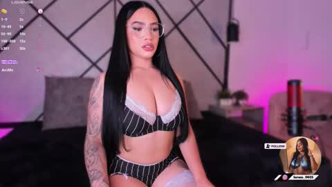 Snapshot of mara_martinez chatting on 10.10.25 online show from 10.10.25